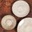 assiette plate en grès - akaris - beige brun - 27 cm - Table Passion